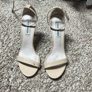 Steve Madden size 7.5 nude heels